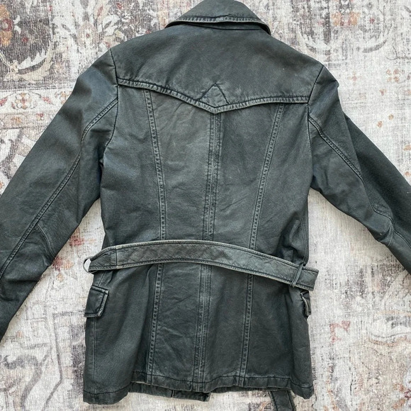 Danier Authentic  Gray Leather Jacket with belt - Picture 13 of 17